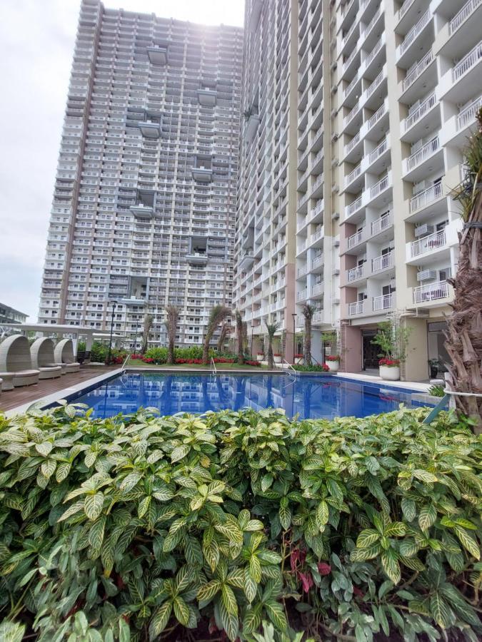 Infina Towers Project 4 Aurora Boulevard Quezon City Манила Экстерьер фото